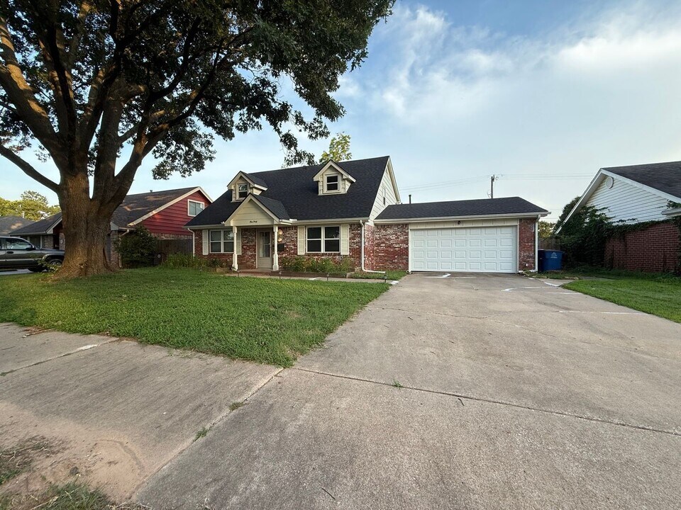 140 E 58th St in Tulsa, OK - Building Photo