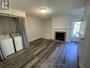 111 Athabaska Rd in Barrie, ON - Building Photo - Building Photo