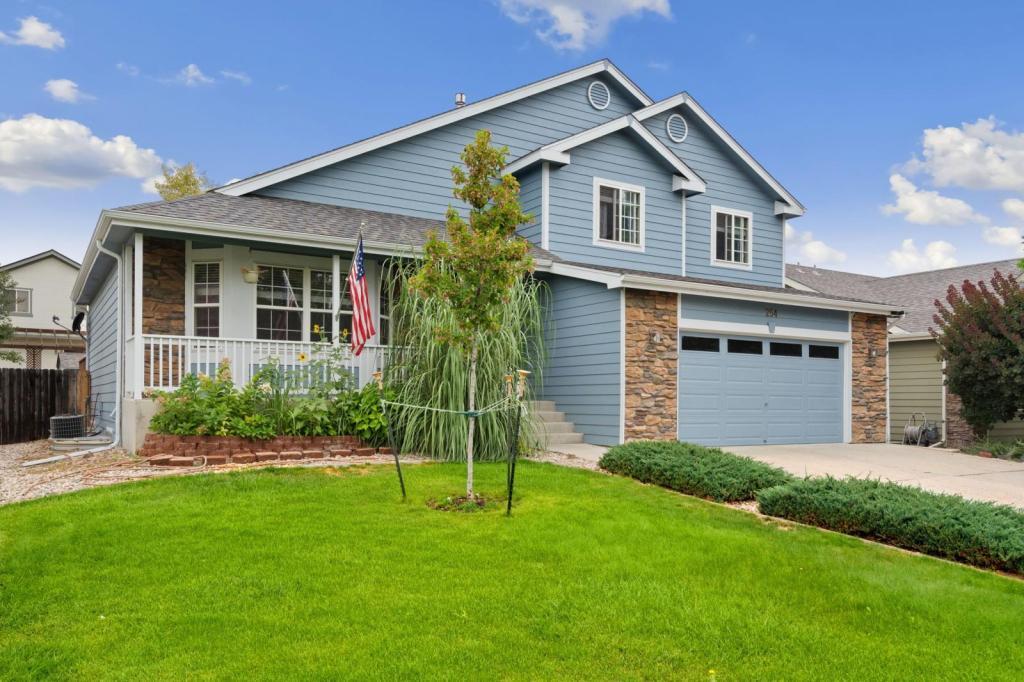 254 Alabaster Way in Johnstown, CO - Building Photo