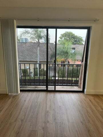 4702 Waterview Cir in Palm Springs, FL - Building Photo - Building Photo