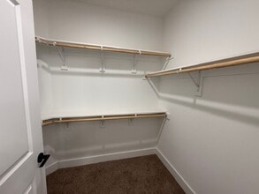 Pin Oaks Apartments in Conroe, TX - Foto de edificio - Building Photo