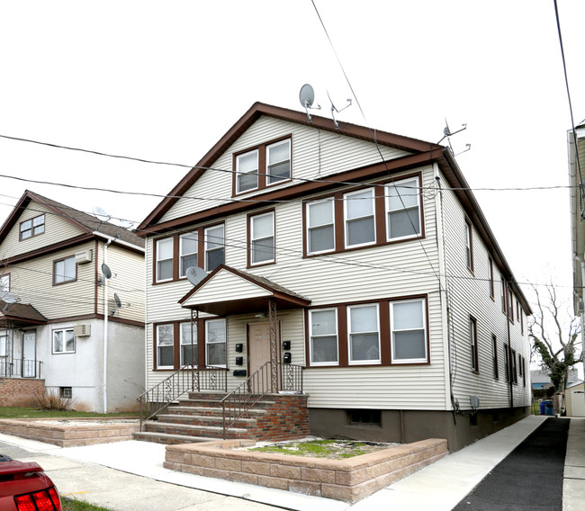 752 Fairbanks St in Elizabeth, NJ - Building Photo - Building Photo