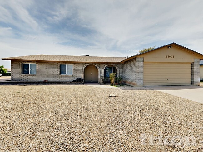 property at 4901 W Dahlia Dr