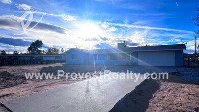 20510 Sholic Rd in Apple Valley, CA - Building Photo - Building Photo