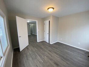 230 Healy Ave in Romeoville, IL - Foto de edificio - Building Photo