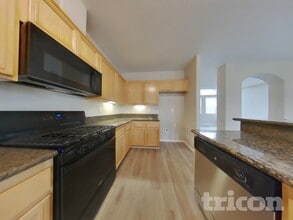 733 Pino Ave in Lancaster, CA - Building Photo - Building Photo