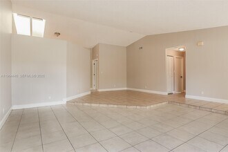 1013 SW 49th Ave in Margate, FL - Building Photo - Building Photo