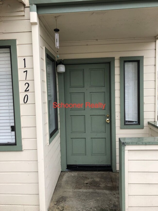 property at 1720 Barrington Ct
