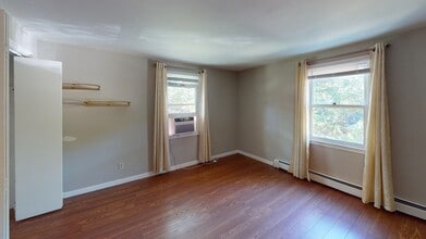 18 Cranston Cir in Woburn, MA - Building Photo - Building Photo