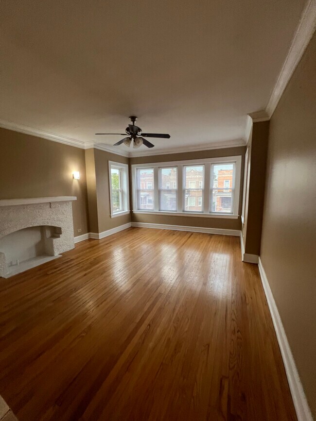 1022 N Menard Ave in Chicago, IL - Building Photo - Building Photo