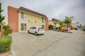 4330-4336 Estrella Ave in San Diego, CA - Building Photo - Building Photo