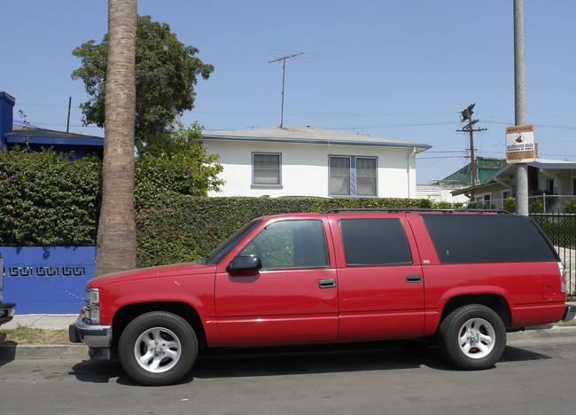 550 Manhattan Pl in Los Angeles, CA - Building Photo - Building Photo