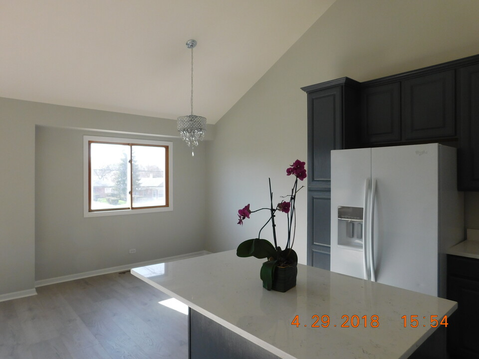 343 Westmore Meyers Rd in Lombard, IL - Building Photo