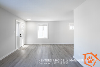 Pet Friendly Main Floor Suite Near 6 Ave S in Lethbridge, AB - Building Photo - Building Photo