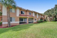 841 NW 91st Terrace in Plantation, FL - Foto de edificio - Building Photo