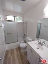 650 Westmount Dr in West Hollywood, CA - Building Photo - Building Photo