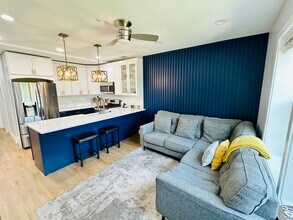 216 21st St NE, Unit 2 in Washington, DC - Building Photo - Building Photo