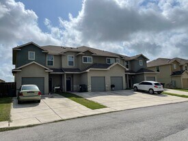 16824 Showdown Path in Selma, TX - Building Photo