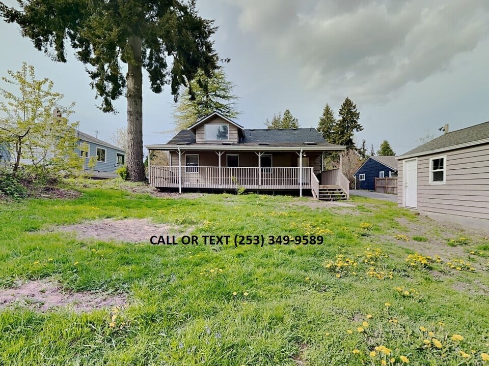 1331 Madison St in Everett, WA - Foto de edificio