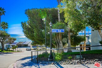 11874 Coral Reef Ln in Malibu, CA - Building Photo - Building Photo