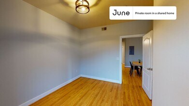 Private bedroom in 4 bed/4 bath Home in Austin, TX - Building Photo - Building Photo