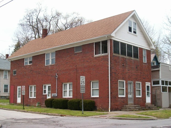 1117 East Ave in Elyria, OH - Foto de edificio - Building Photo