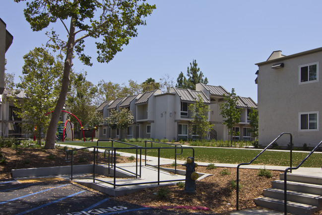 Poway Villas in Poway, CA - Building Photo - Building Photo