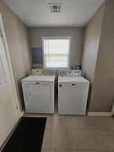 504 Baker St in Baldwin City, KS - Building Photo - Building Photo