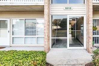 Pinewood Gardens Apartments in Norfolk, VA - Building Photo - Building Photo