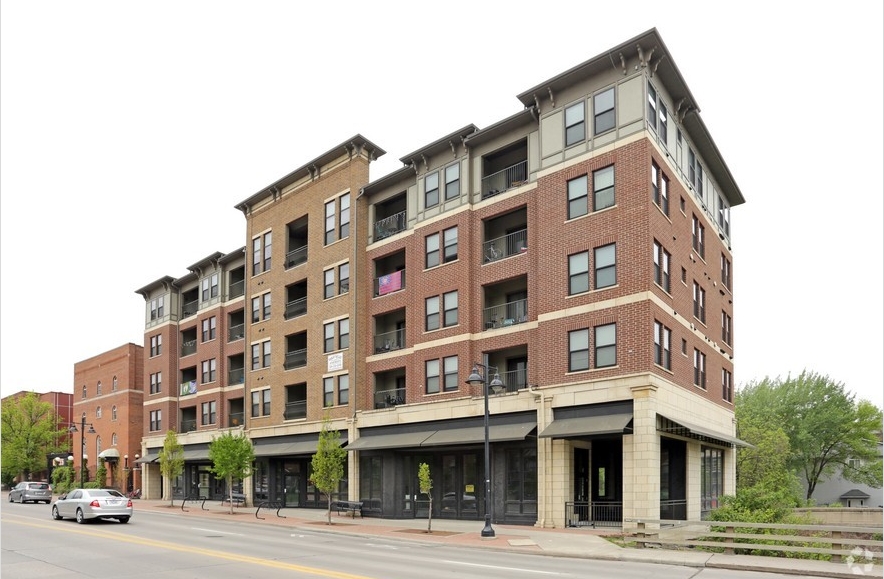 Violet Square in Iowa City, IA - Building Photo