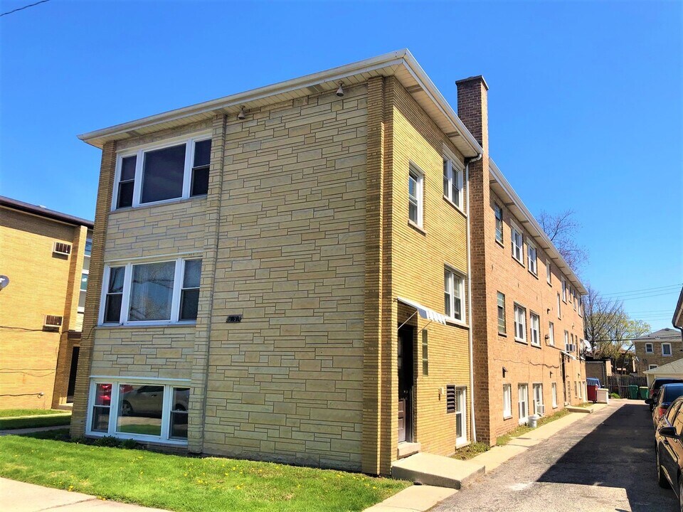3537 S Harlem Ave in Berwyn, IL - Building Photo