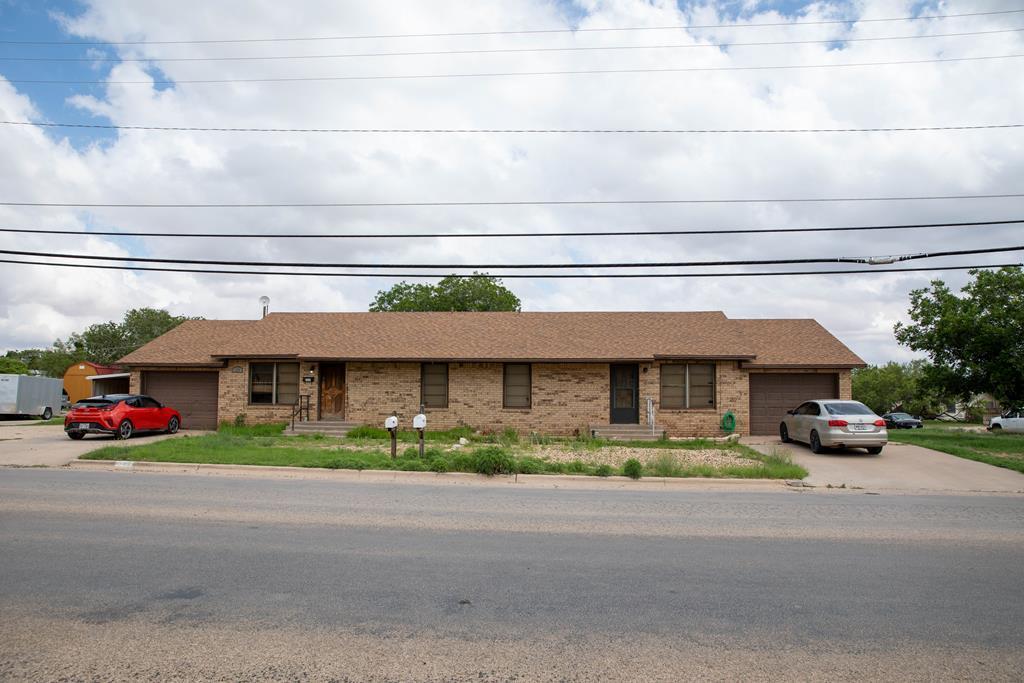 115 E 18th St in Big Spring, TX - Building Photo