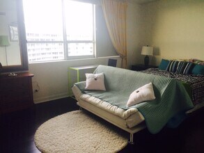 1500 Bay Rd, Unit 1440 in Miami Beach, FL - Building Photo - Building Photo