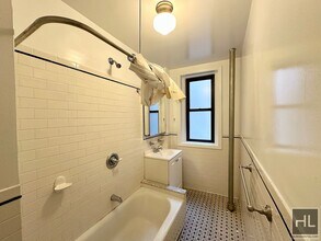 West 55th Street in New York, NY - Foto de edificio - Building Photo