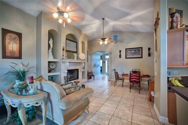 6614 64th Terrace E in Bradenton, FL - Building Photo - Building Photo