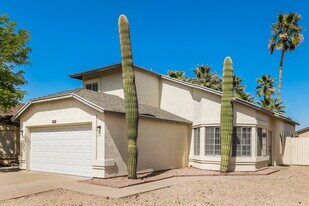 3104 E Siesta Ln in Phoenix, AZ - Building Photo