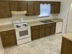 7211 SW 18th Pl in Gainesville, FL - Building Photo - Building Photo