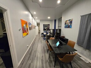 7233 S Stony Island Ave in Chicago, IL - Building Photo - Building Photo