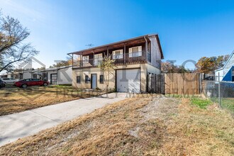 4557 S Oak Ave in Wichita, KS - Building Photo - Building Photo