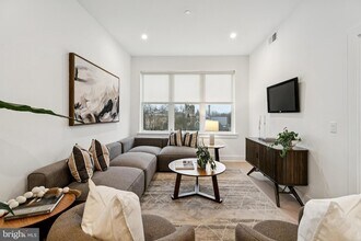 30 W Allens Ln, Unit 419 in Philadelphia, PA - Building Photo - Building Photo