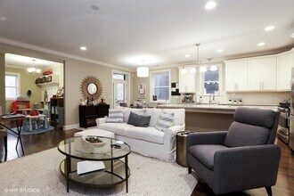703 W Melrose St in Chicago, IL - Building Photo - Building Photo