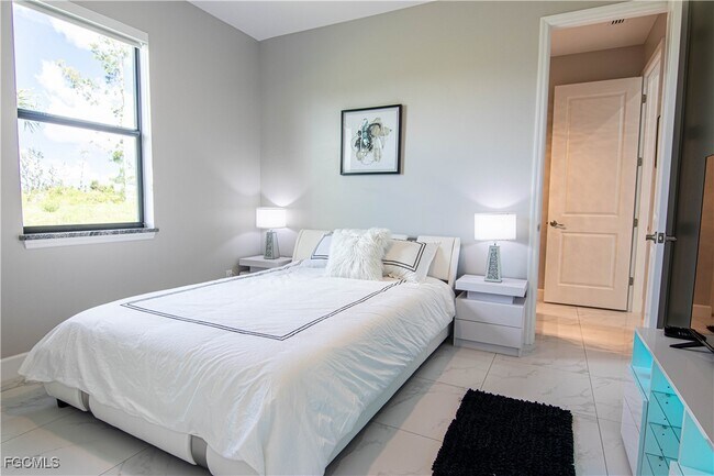 1833 SW 11th Terrace in Cape Coral, FL - Building Photo - Building Photo