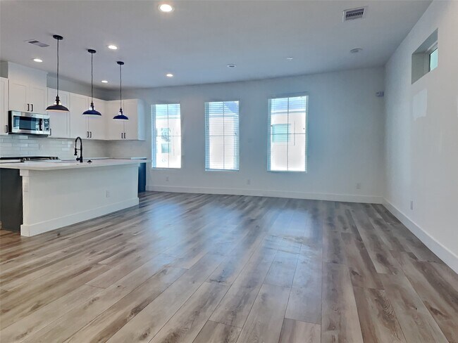 2056 Johanna Dr in Houston, TX - Building Photo - Building Photo