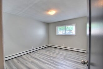 62 8 St in Moncton, NB - Building Photo - Building Photo