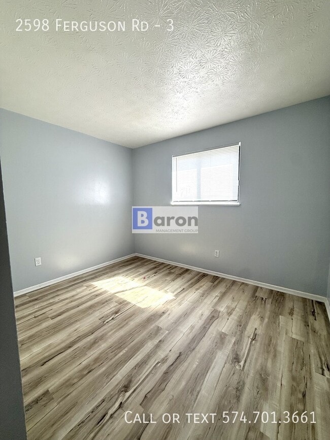 2598 Ferguson Rd in Cincinnati, OH - Building Photo - Building Photo