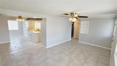 4333 Beacon Square Dr in Holiday, FL - Building Photo - Building Photo