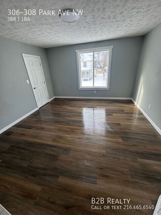 306-308 Park Ave NW in Canton, OH - Foto de edificio - Building Photo