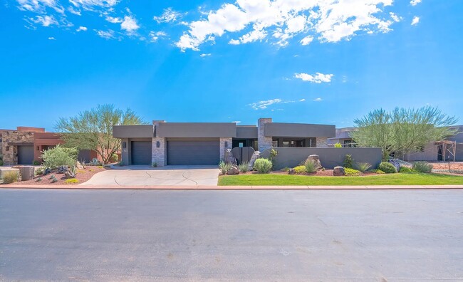 1500 E Split Rock Dr in Ivins, UT - Building Photo - Building Photo