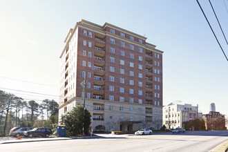 Winston Condominiums in Atlanta, GA - Building Photo - Building Photo