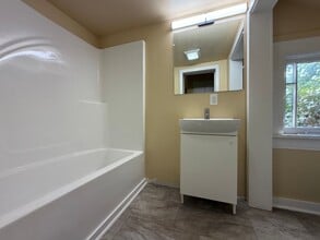 551 E Boswell St in Batesville, AR - Foto de edificio - Building Photo